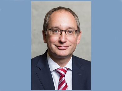 Elhagyja az Oracle-t Füzes Péter, de mégsem teljesen