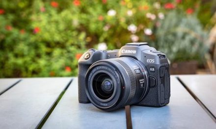 Vloggereknek fejlesztett új gépekkel jön a Canon