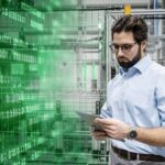 Schneider Electric: AI-vezérelt platformok gyorsítják a gyártás új korszakát